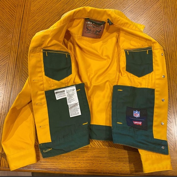 NFL Green Bay Packers Levi’s Official Trucker Jacket Size Small - Picture 3 of 4